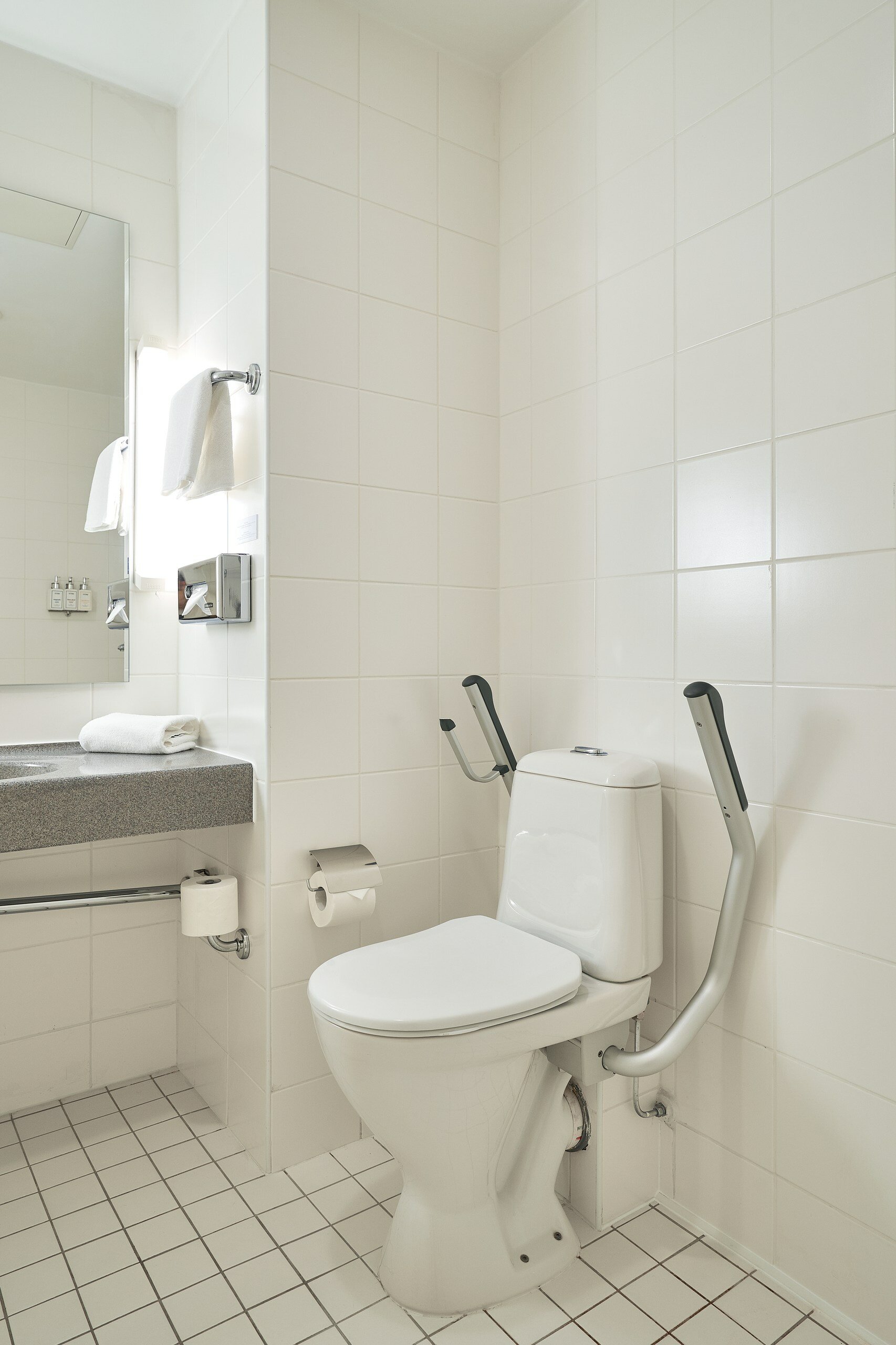 Фото Cosmos Ekaterinburg Hotel