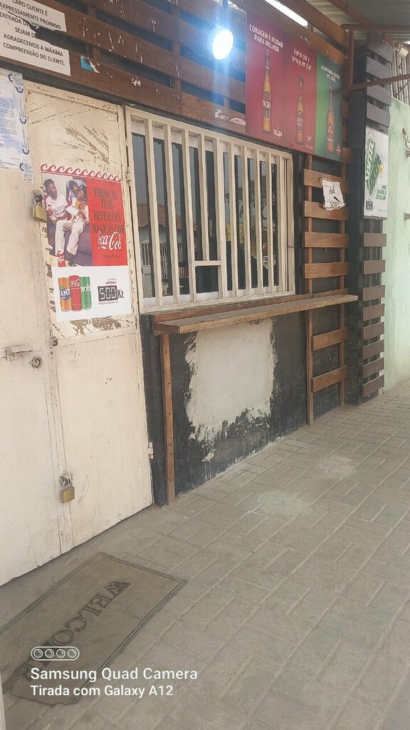 Bar, pub Hamburgaria, Loanda, photo