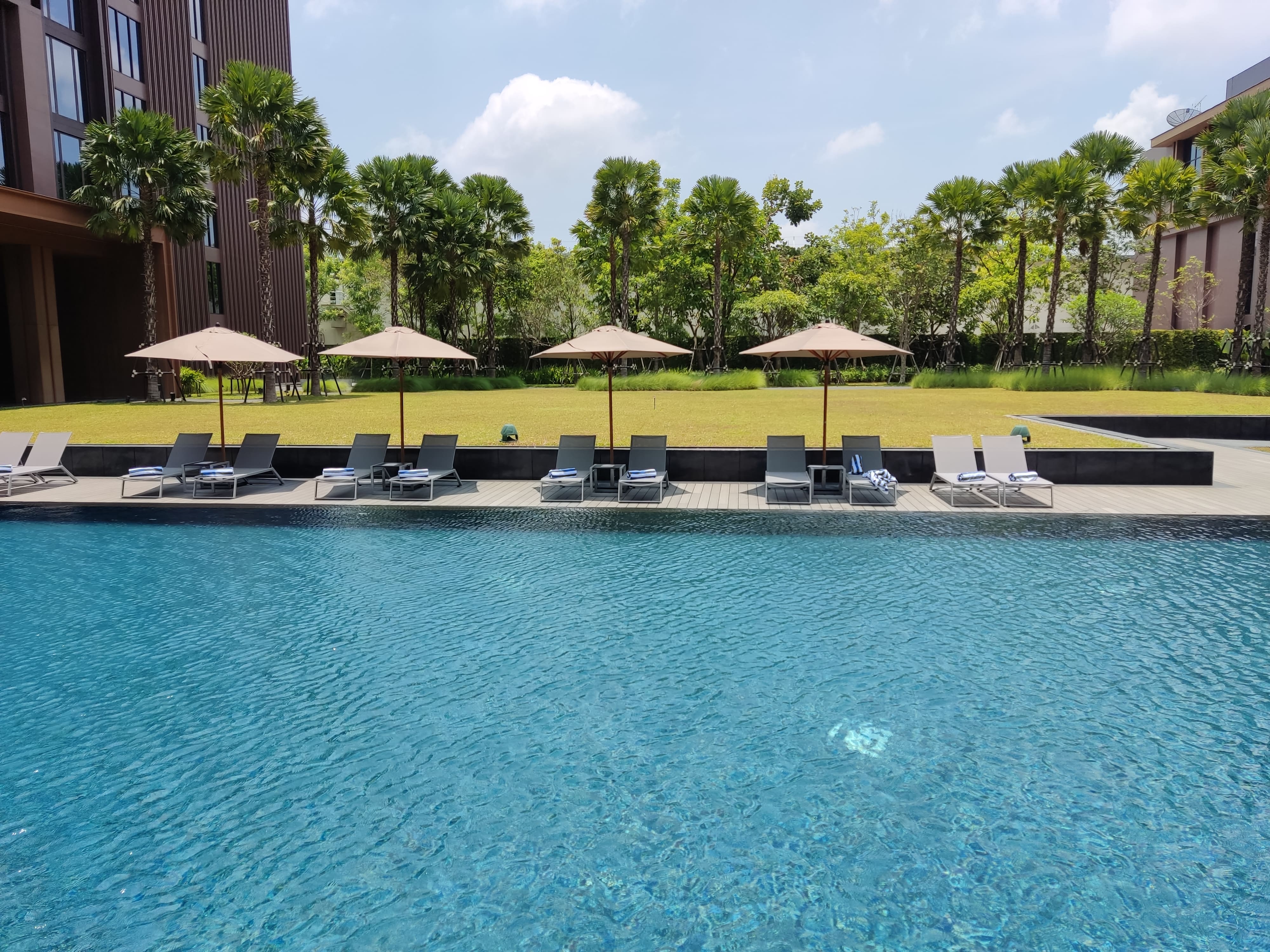 Фото Courtyard by Marriott Bangkok Suvarnabhumi Airport