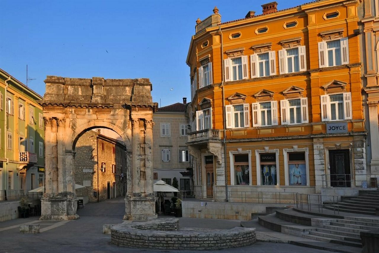 Фото Boutique Suites Joyce