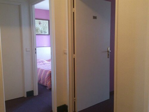 Гостиница Hotel Le Vert Galant в Ливри-Гаргане