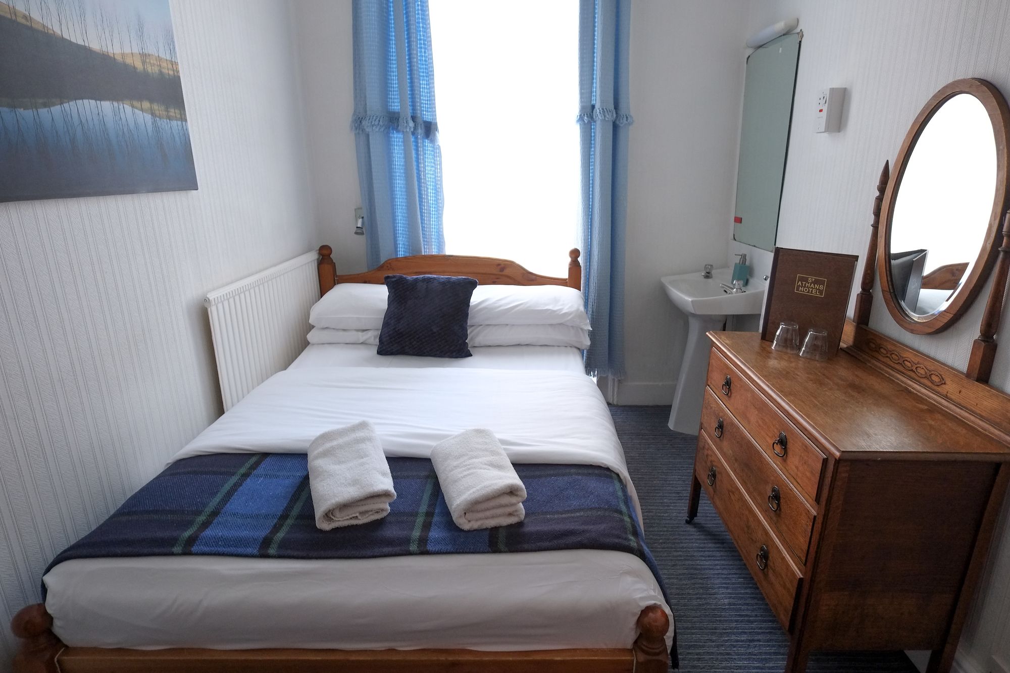 Фото St Athans Hotel