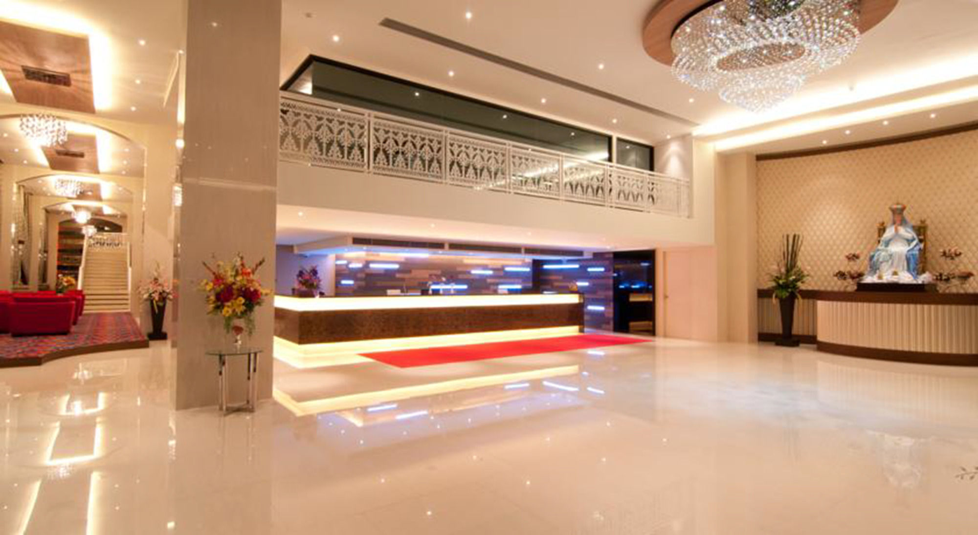 Фото Grand Lord Hotel