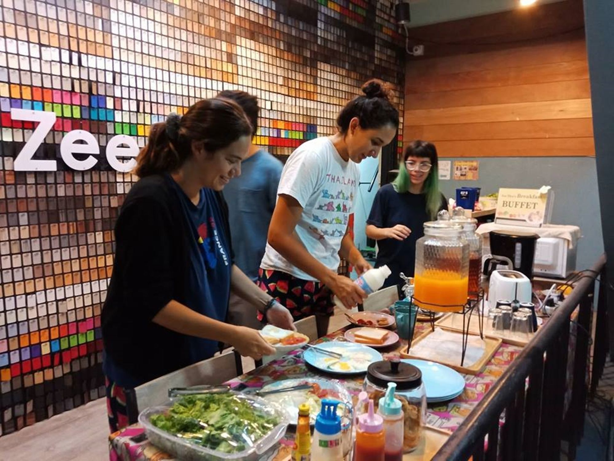 Фото Zee Thai Hostel