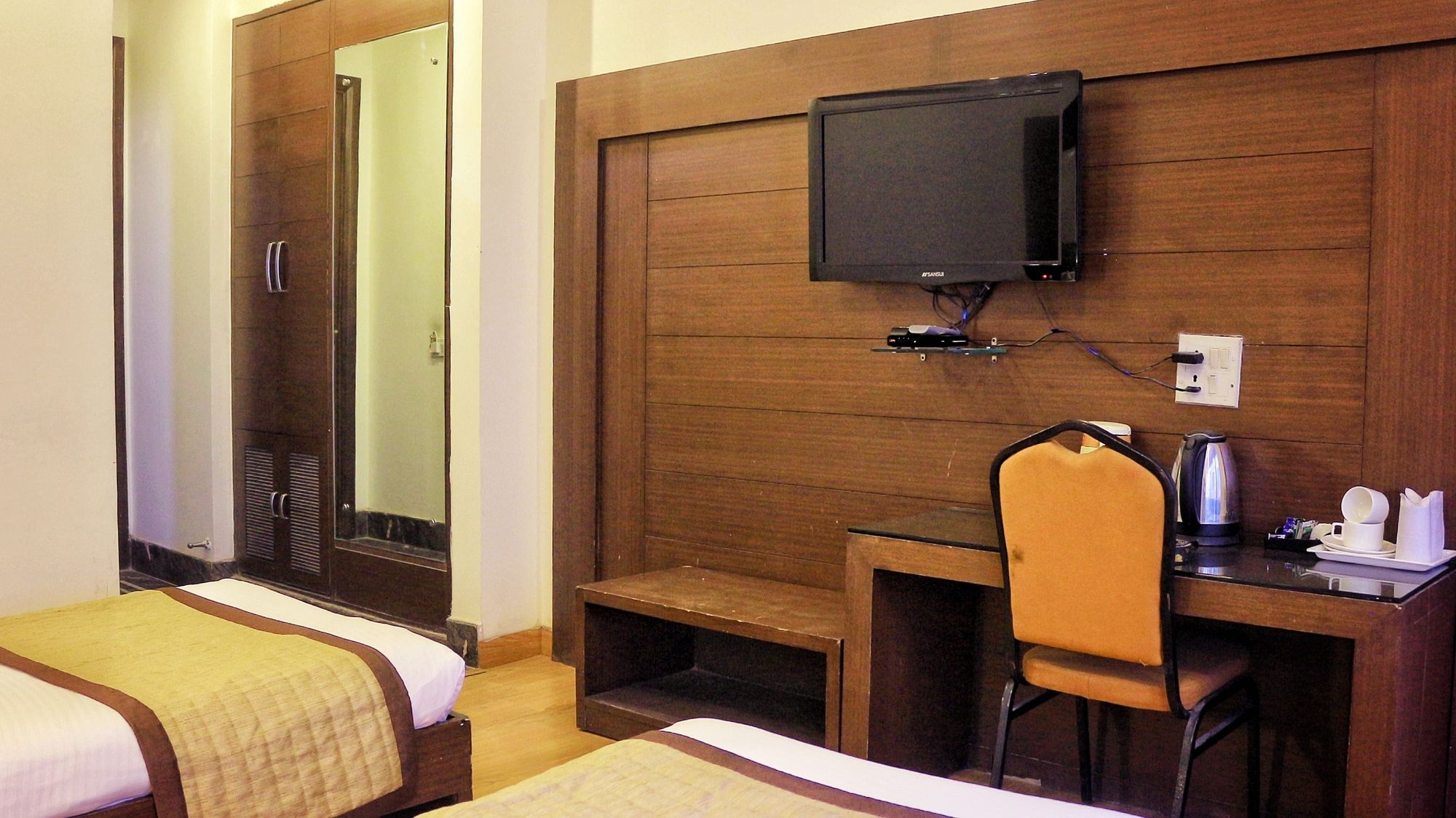 Фото Hotel Haris MG Road Gurugram
