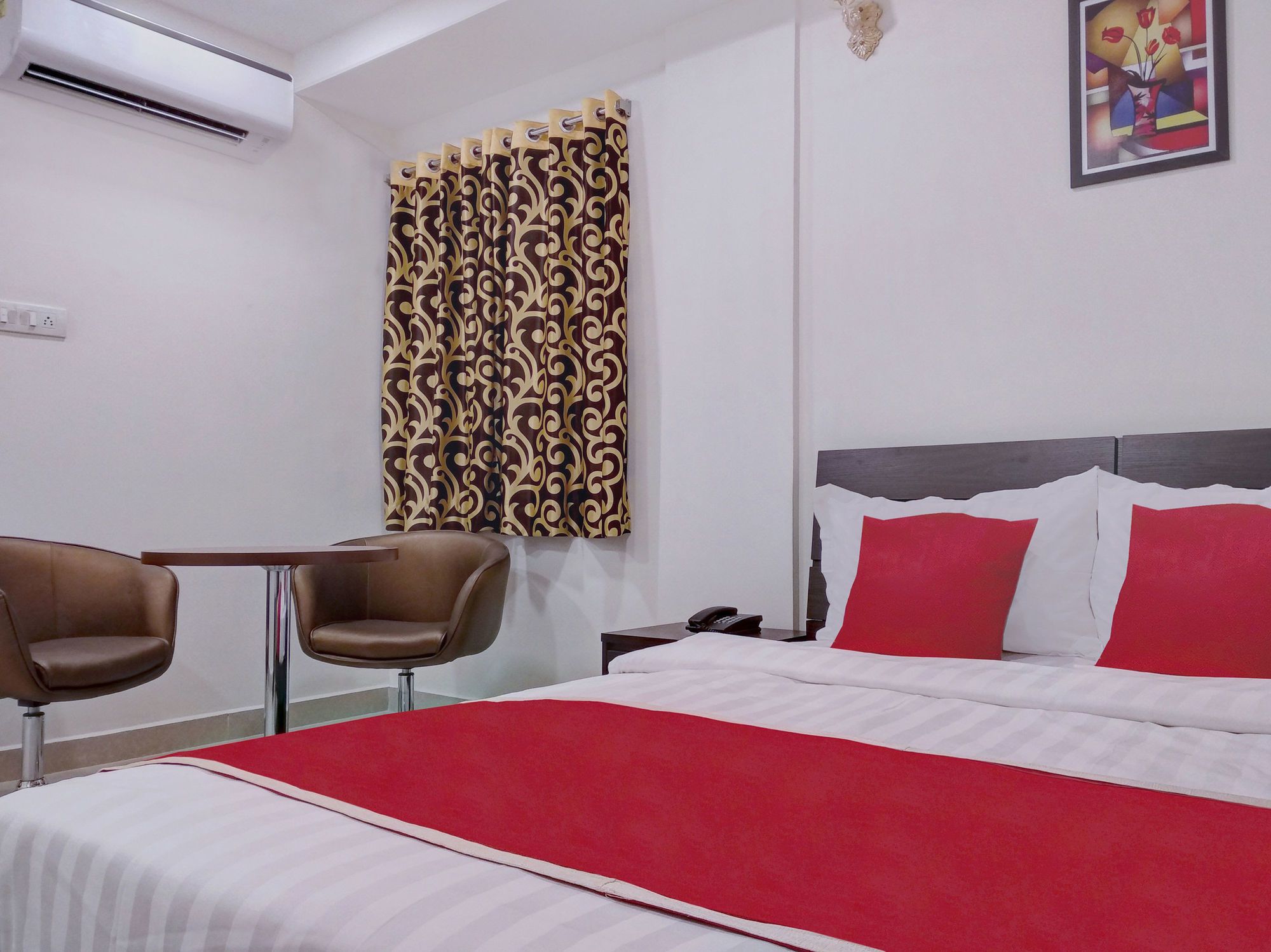 Фото Vaccinated Staff- Oyo Flagship 117 Assi Ghat Bhu