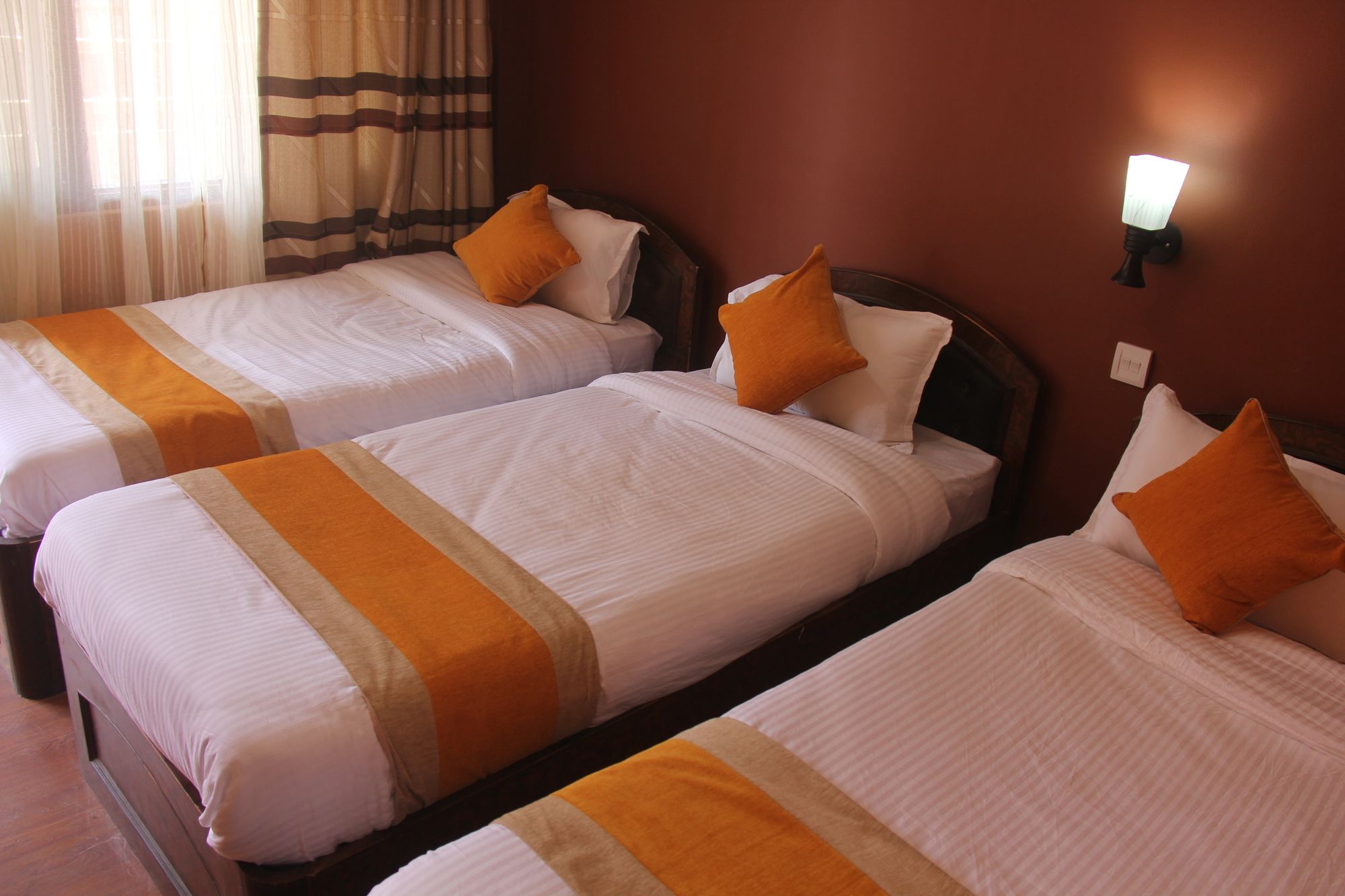 Фото Hotel Khangsar