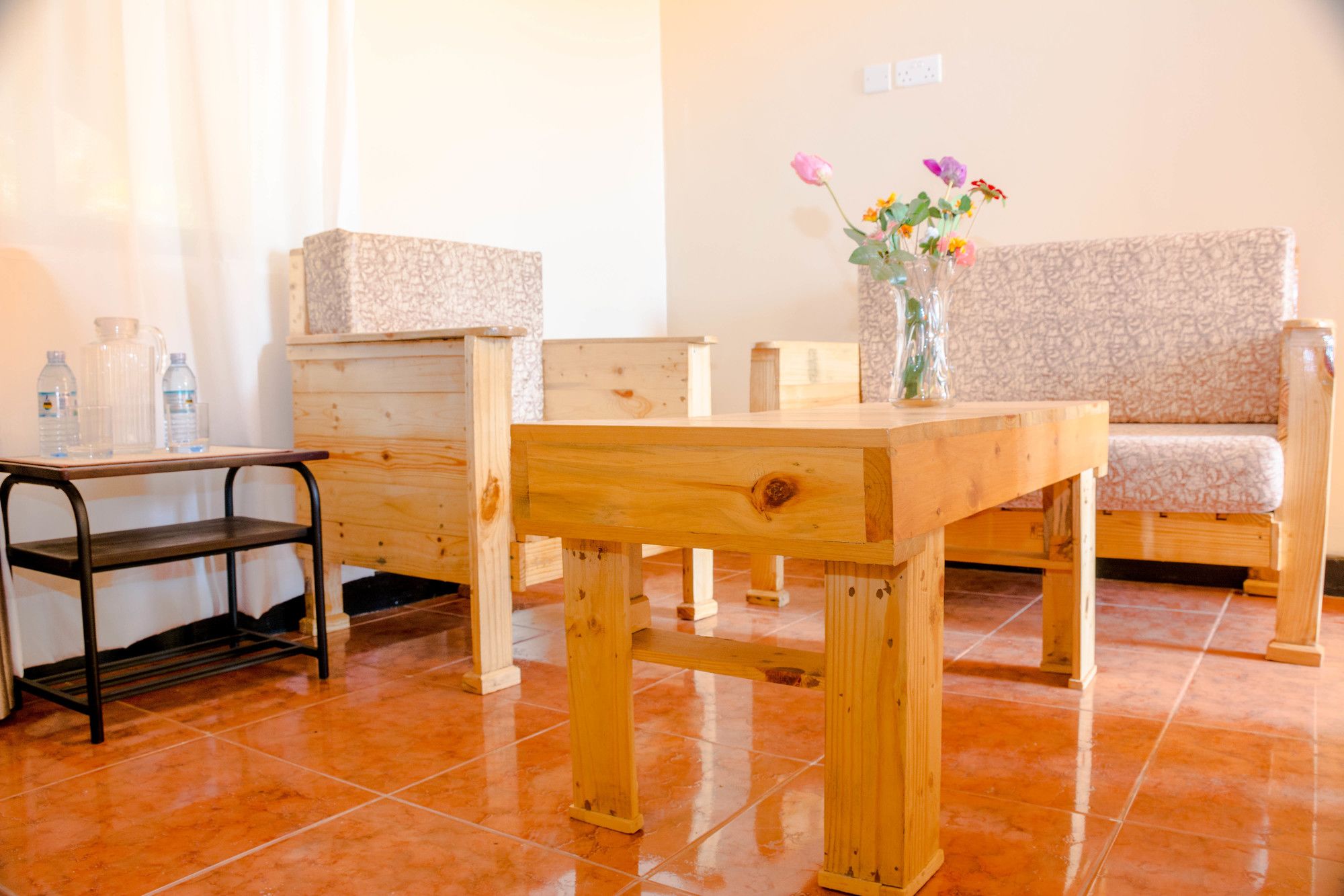 Фото Meley Impala Hotel