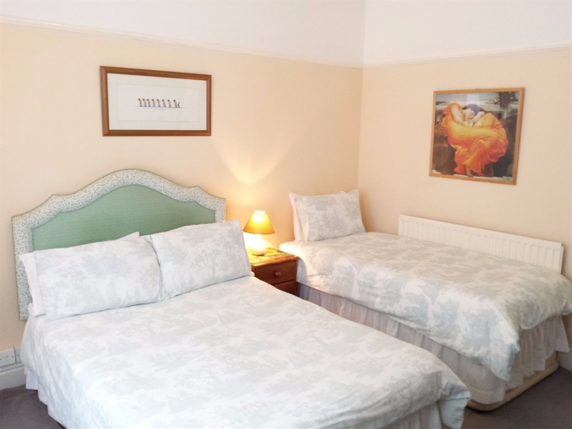 Фото The Ravensbourne Hotel