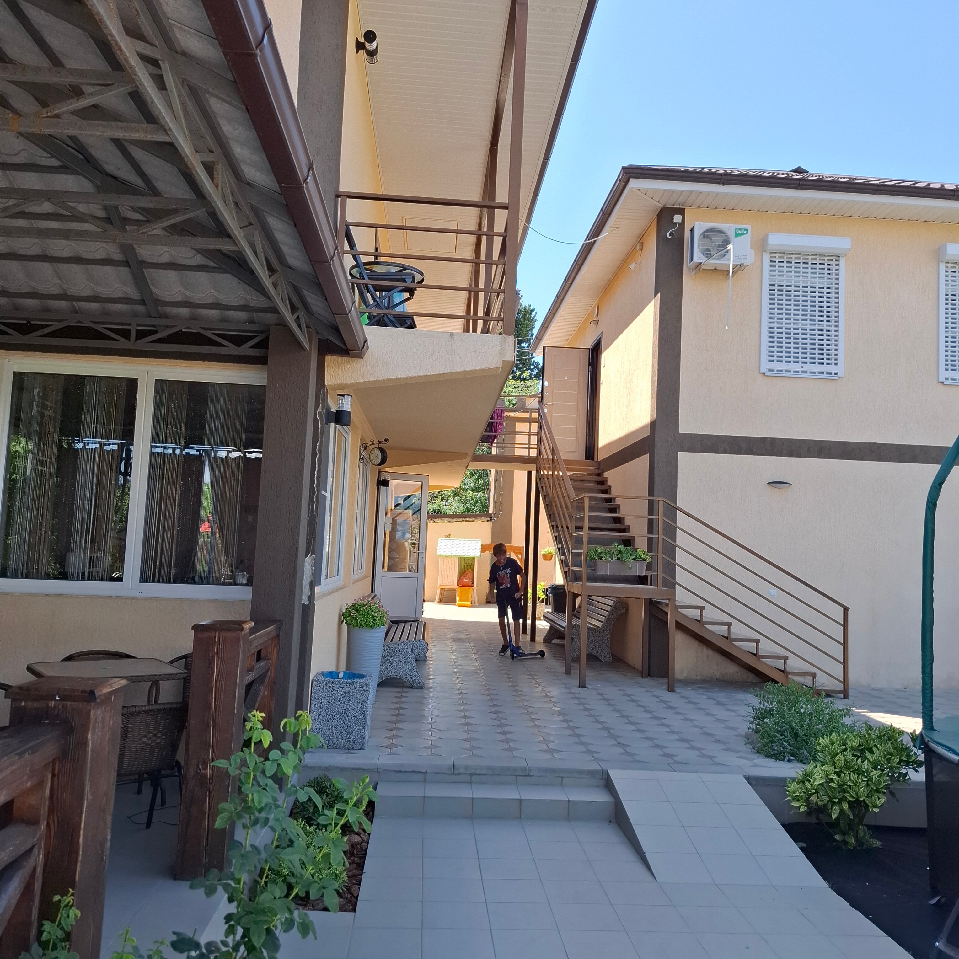 Фото отеля 2