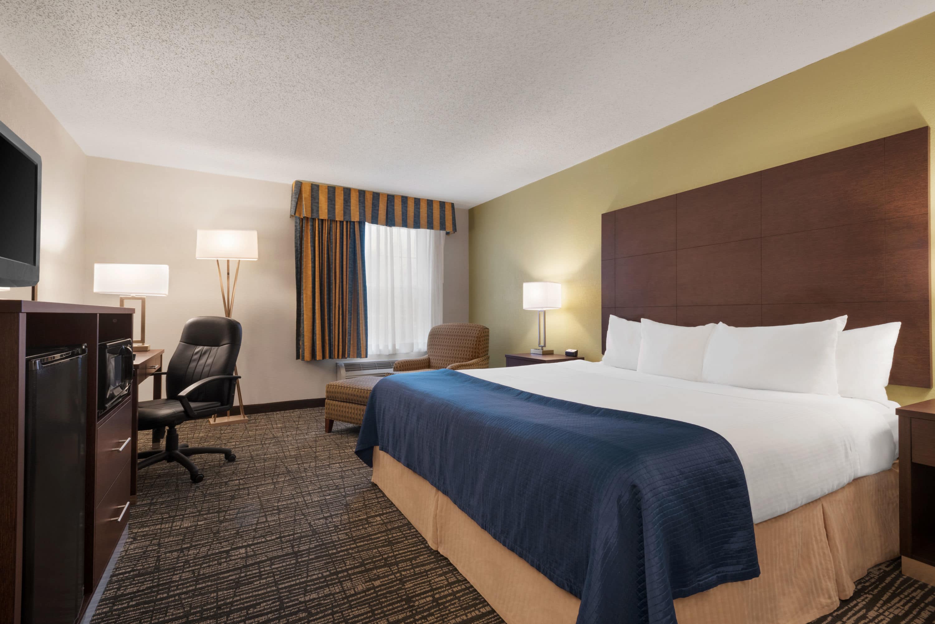 Фото Days Inn by Wyndham Kissimmee West