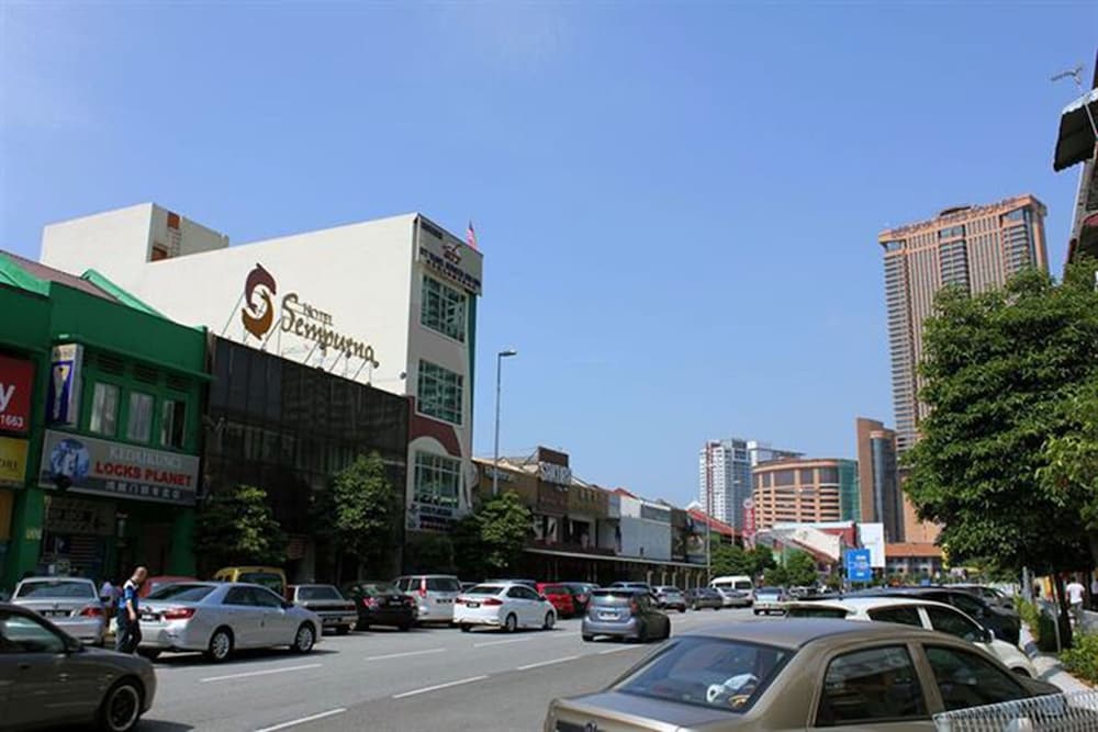 Фото Hotel Sempurna