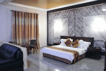 Фото Tomreik Hotel