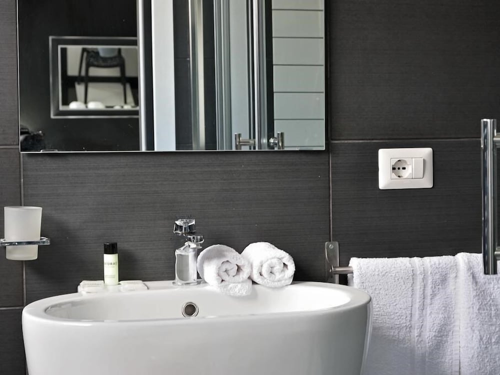 Фото Black & White G&g