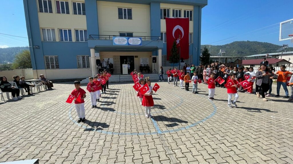 School Martyr First Lieutenant Murat Yildiz Middle School, Ahmetli, photo