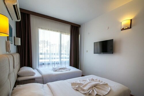 Гостиница Sunday Beach Hotel в Кушадасы