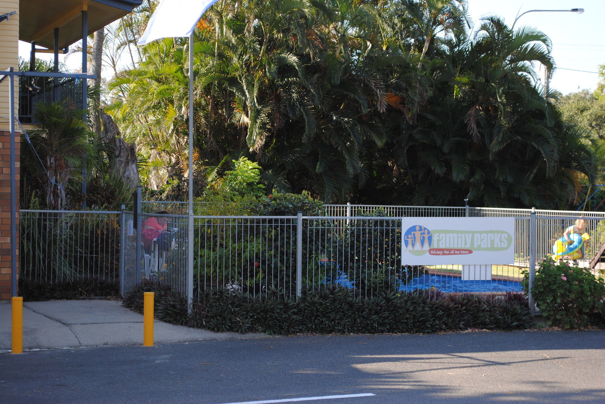 Фото Riverside Tourist Park