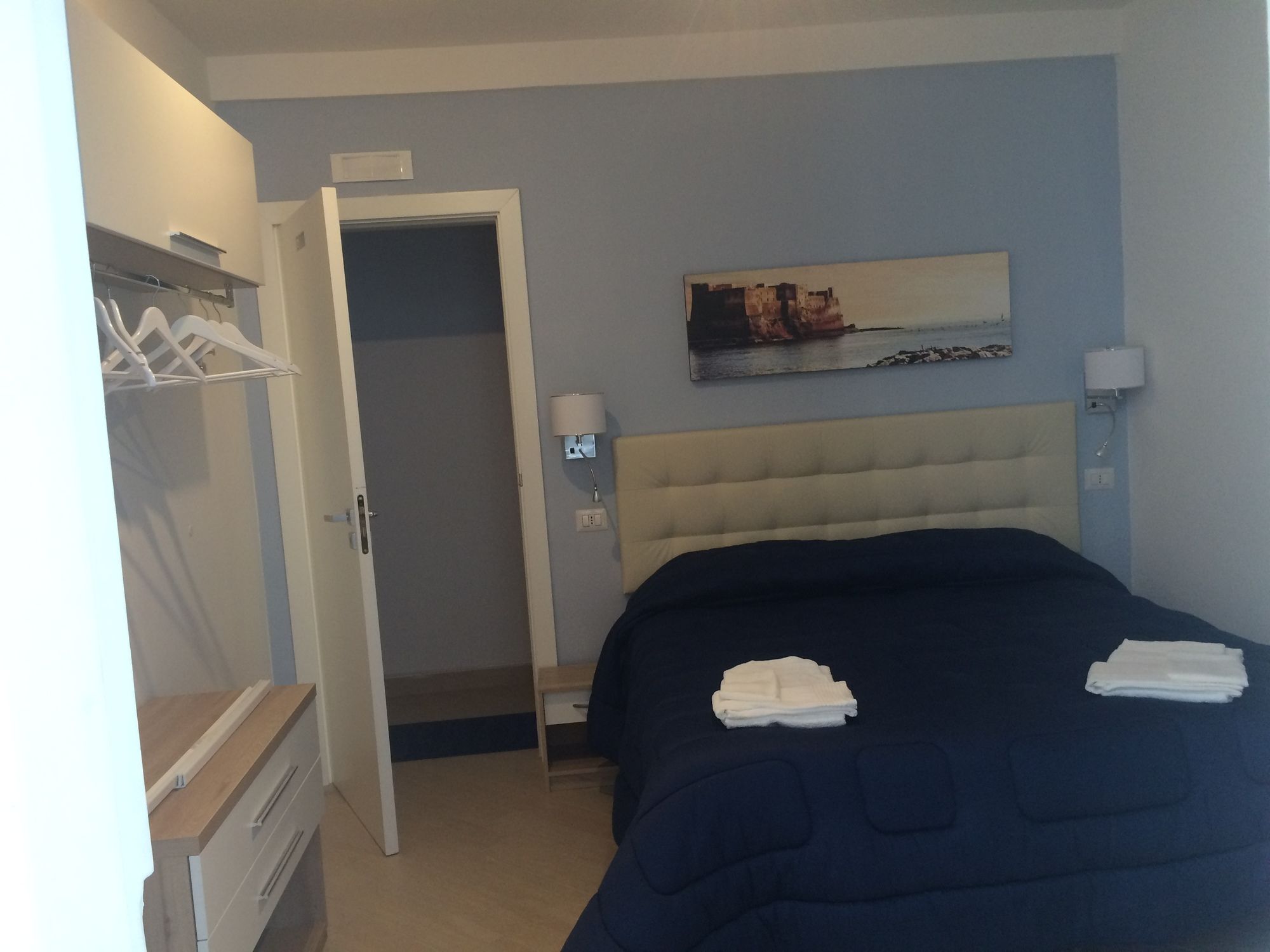 Фото Base Napoli B&b