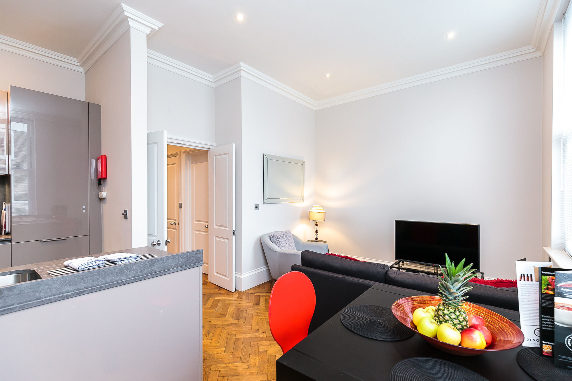 Фото Earl's Court Ongar Road Apartments by Flying Butler