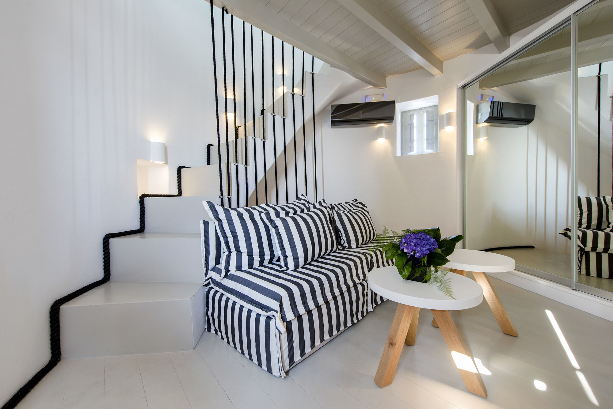 Фото Windmill Luxury Villa