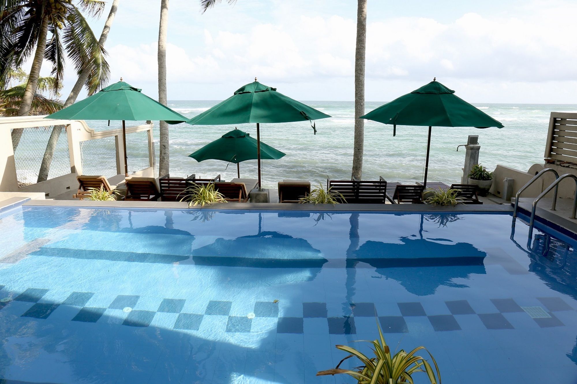 Фото Sea World Boutique Hotel