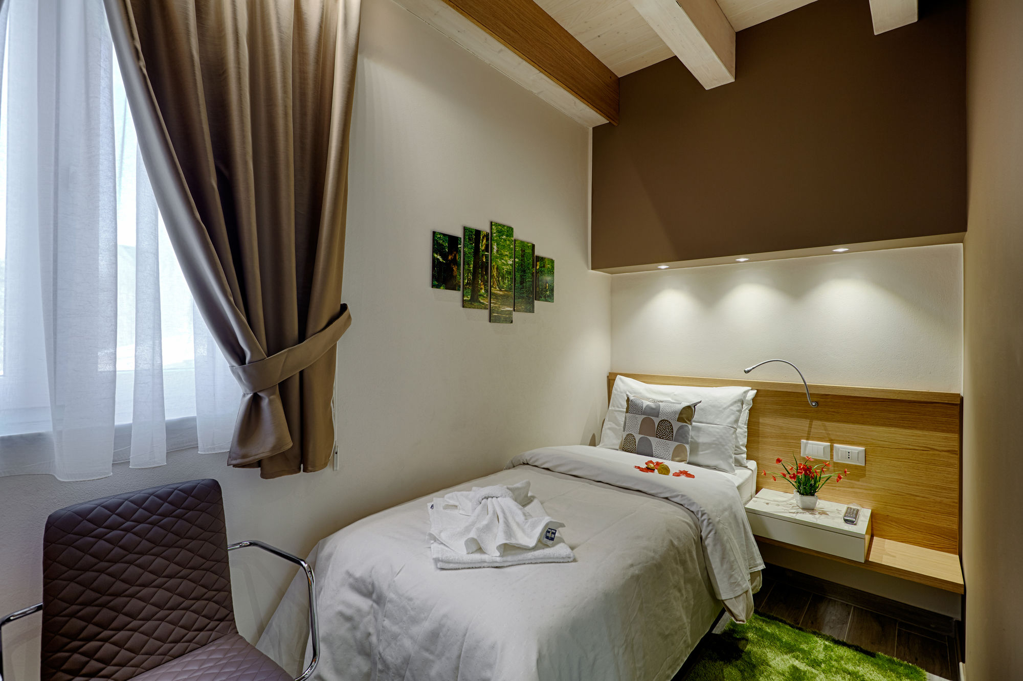 Фото Hospitality Hotel