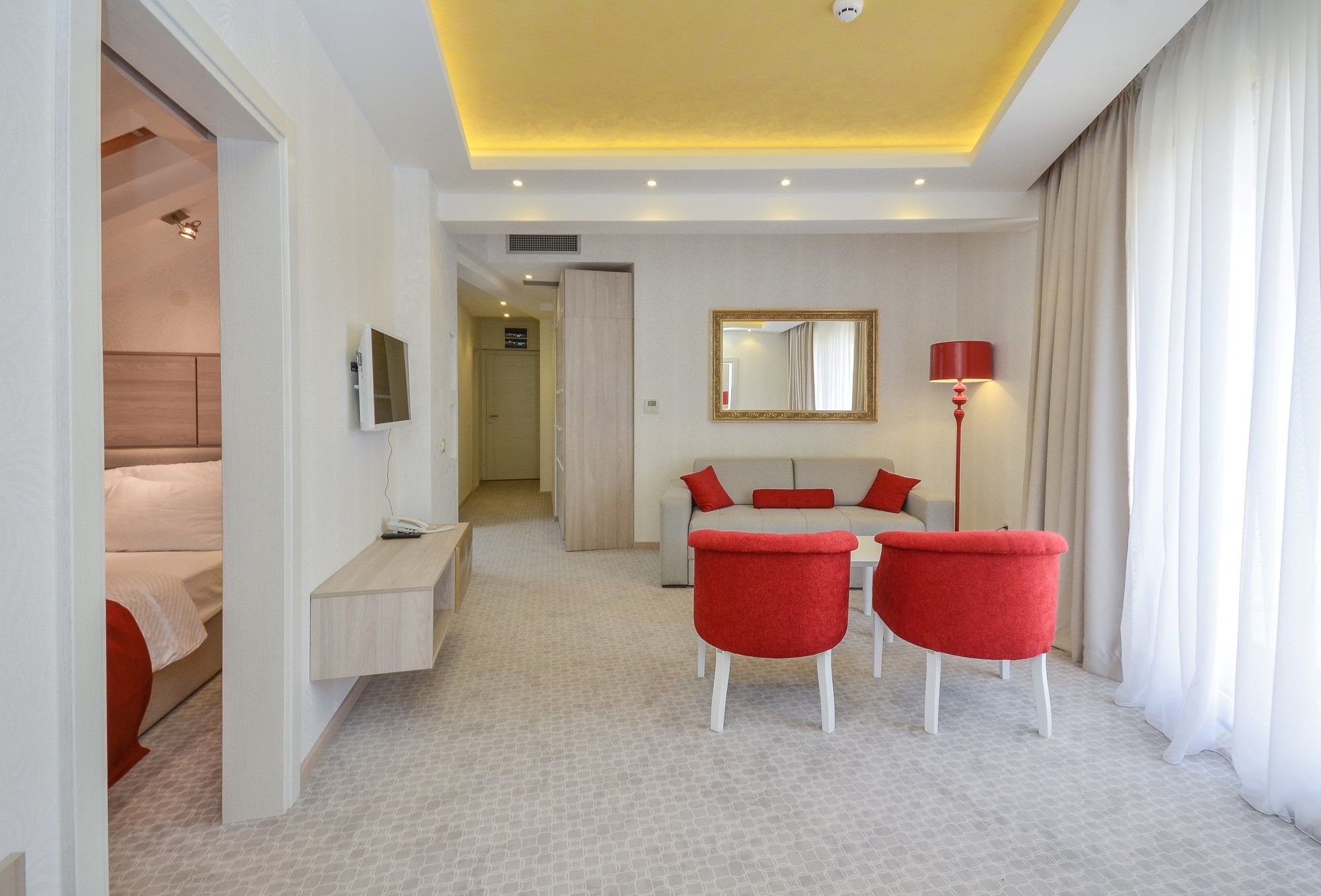 Фото Hotel Atina