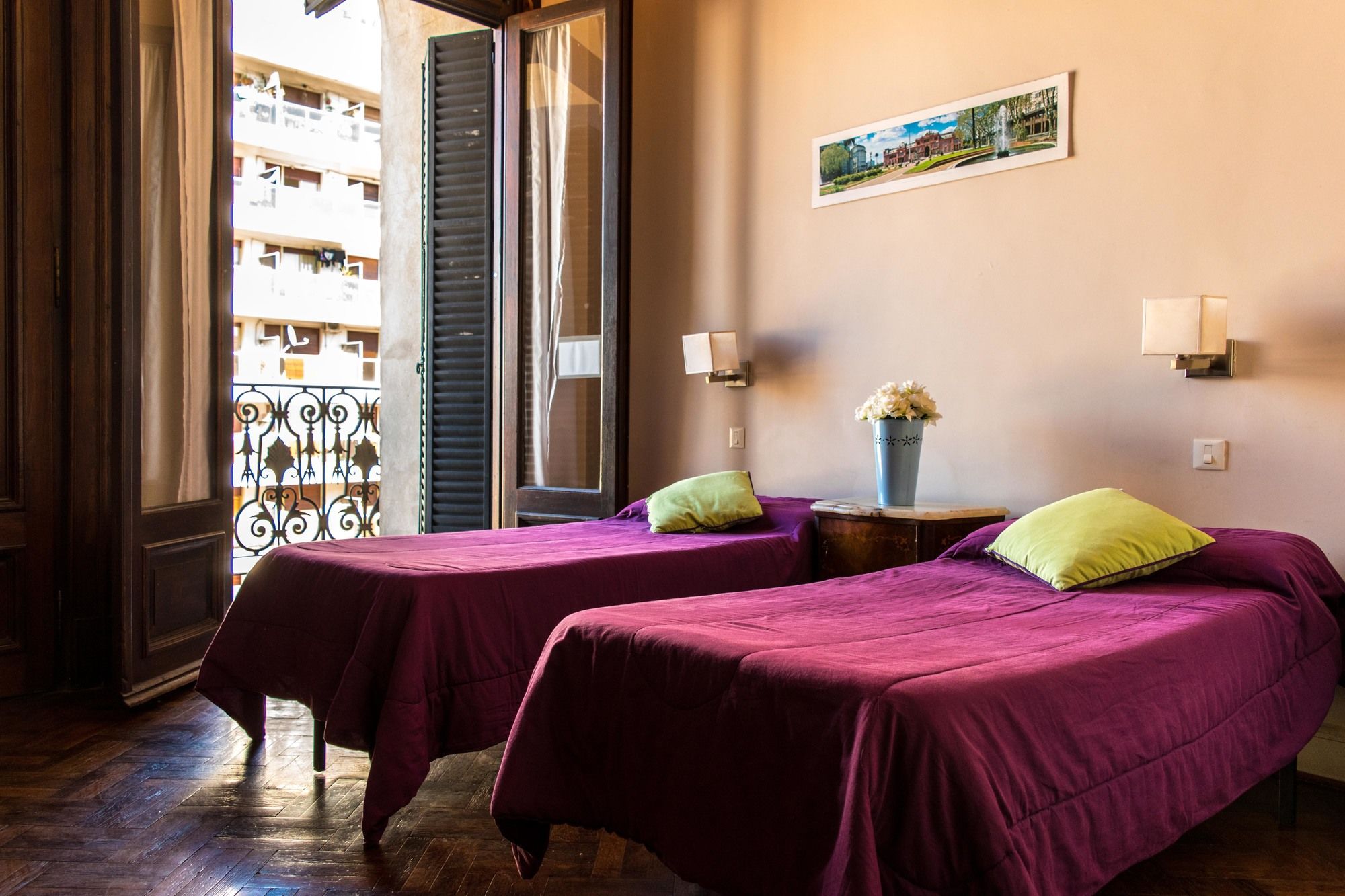 Фото Milhouse Avenue