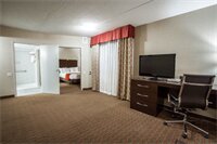 Фото Holiday Inn Express & Suites Buffalo Downtown - Medical Ctr, an Ihg Hotel
