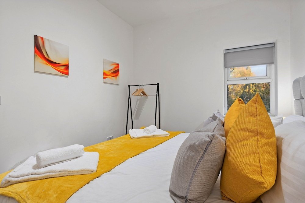 Фото West Ealing Svd Apt. - 2 Bedroom 2 Bath