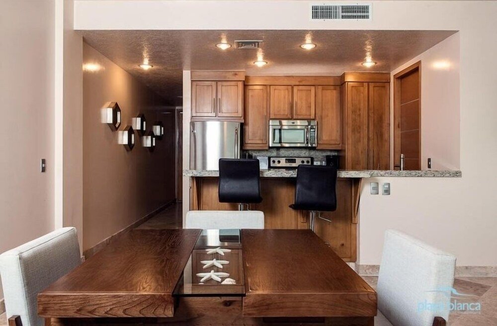 Фото 1 Playa Blanca 1207 - 1 Br condo by RedAwning