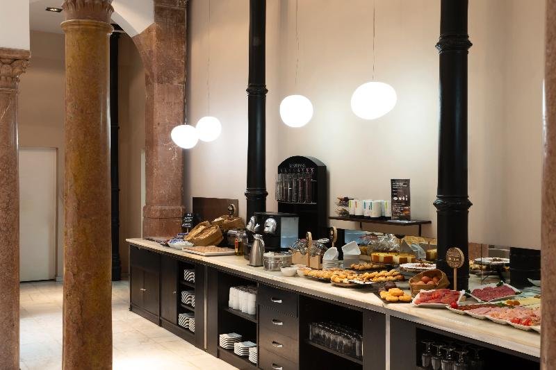 Фото Petit Palace Plaza Malaga Hotel