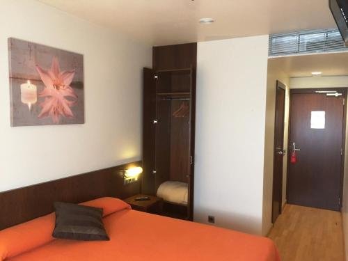 Фото Hostal Nirvana