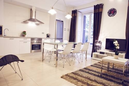 Фото Six Rooms Plaza Mayor