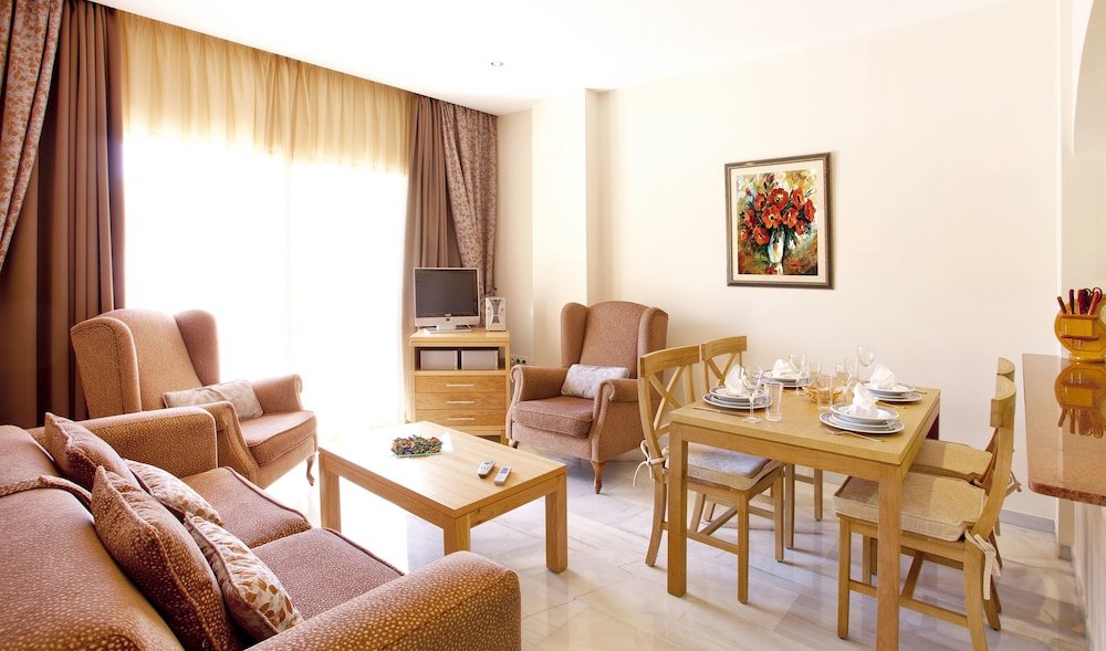 Фото Sunset Beach Club Hotel Apartments