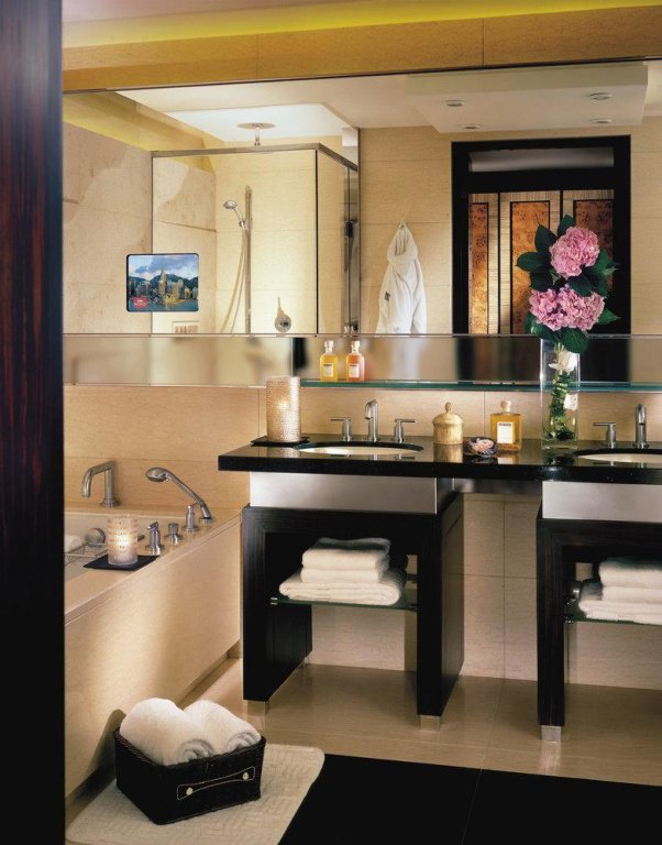 Фото Four Seasons Hotel Hong Kong