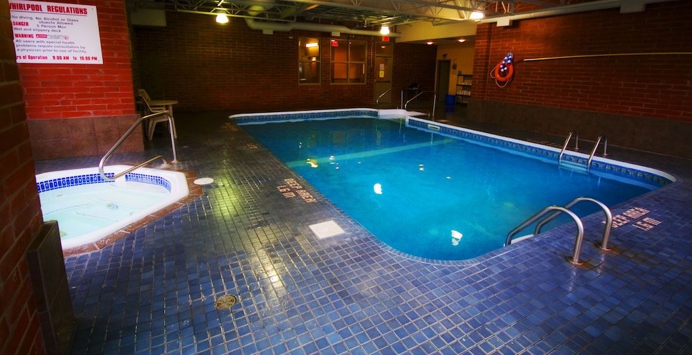 Фото Elkwater Lake Lodge