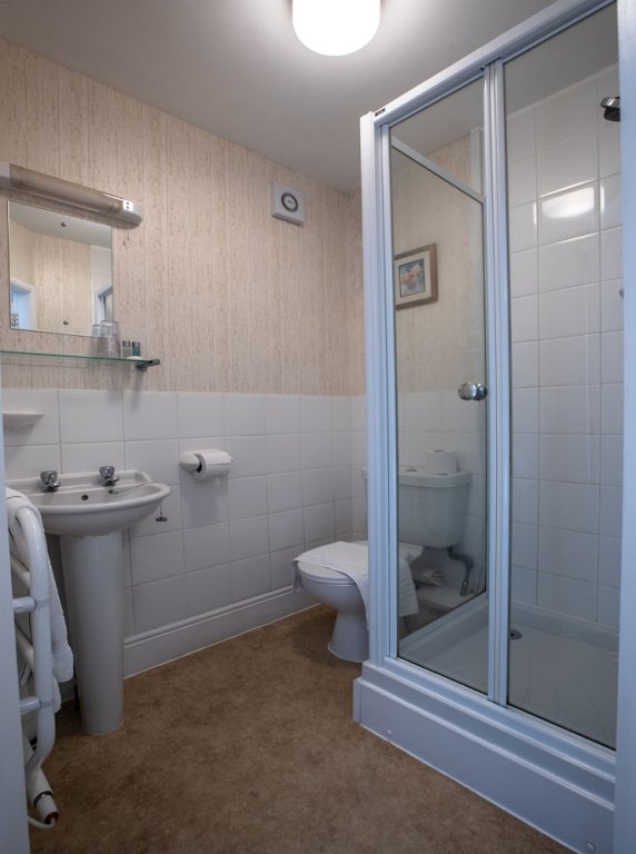 Фото Raincliffe Hotel