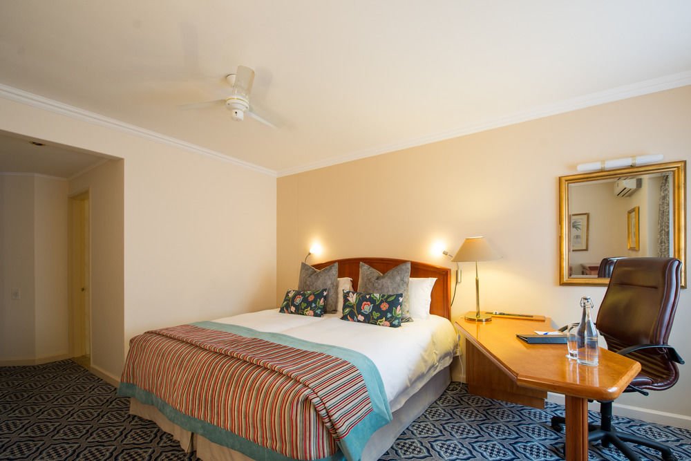 Фото Protea Hotel by Marriott Johannesburg Balalaika Sandton