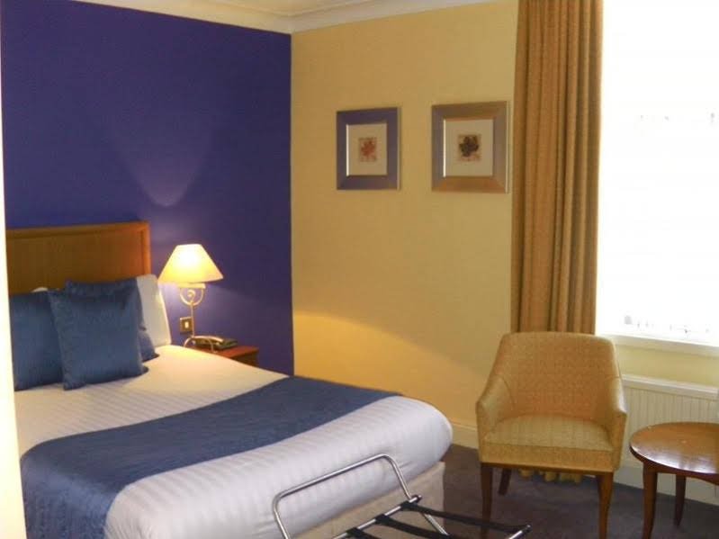 Фото The Caledonian Hotel