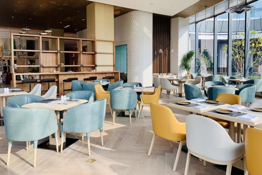 Фото Hualuxe Nanjing Yangtze River, an Ihg Hotel