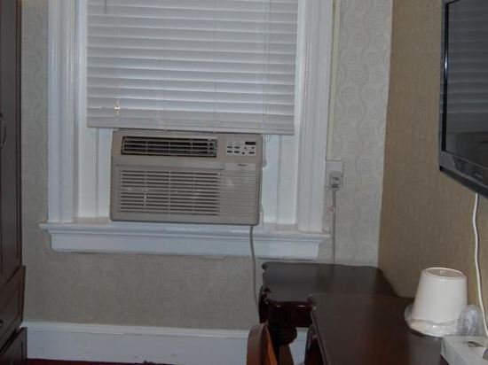 Фото The Baron Hotel