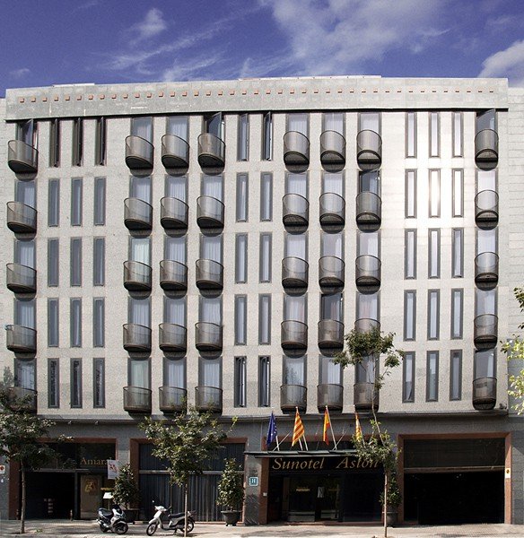 Фото отеля 1