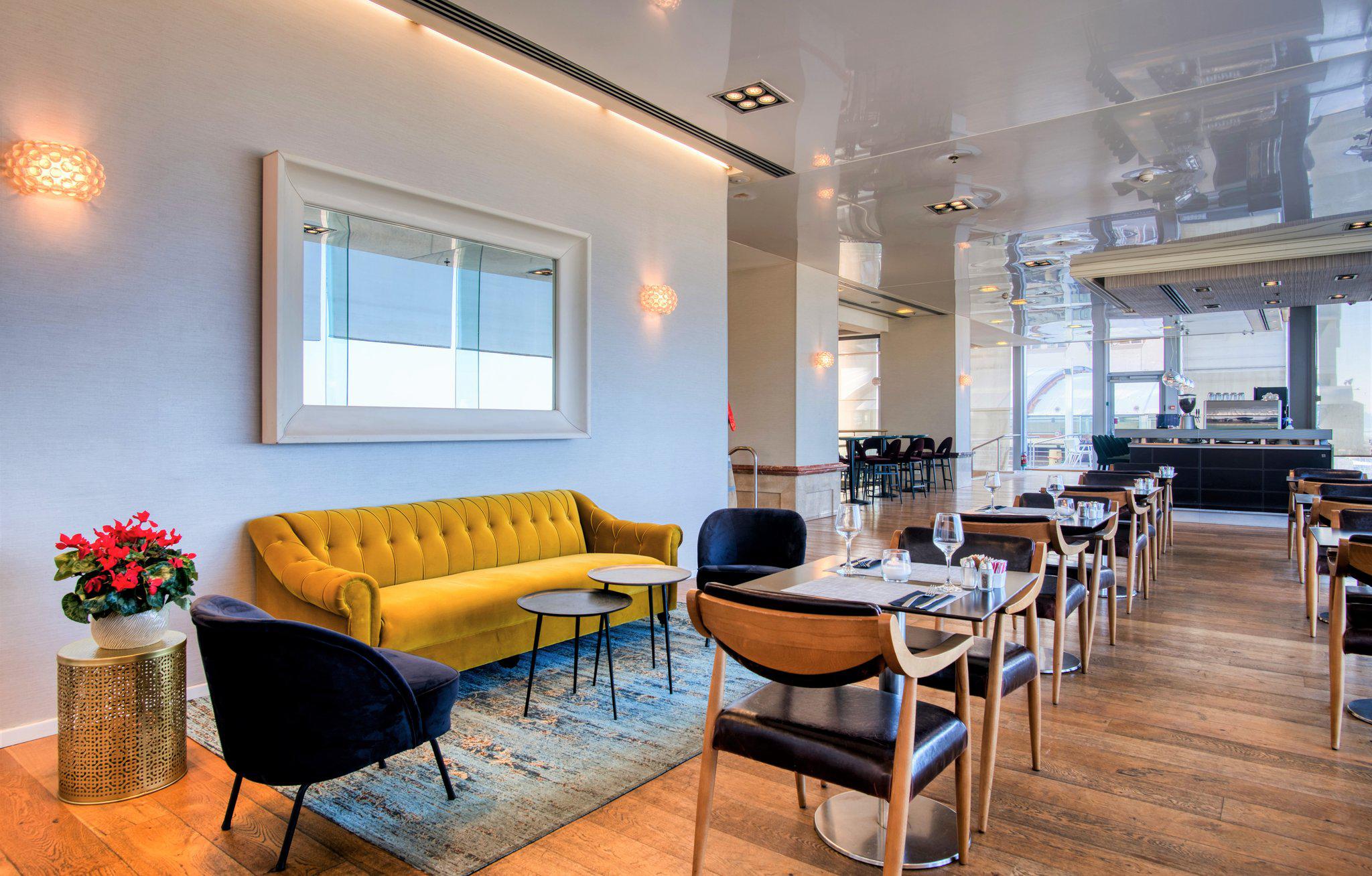 Фото Crowne Plaza Tel Aviv Beach by Ihg