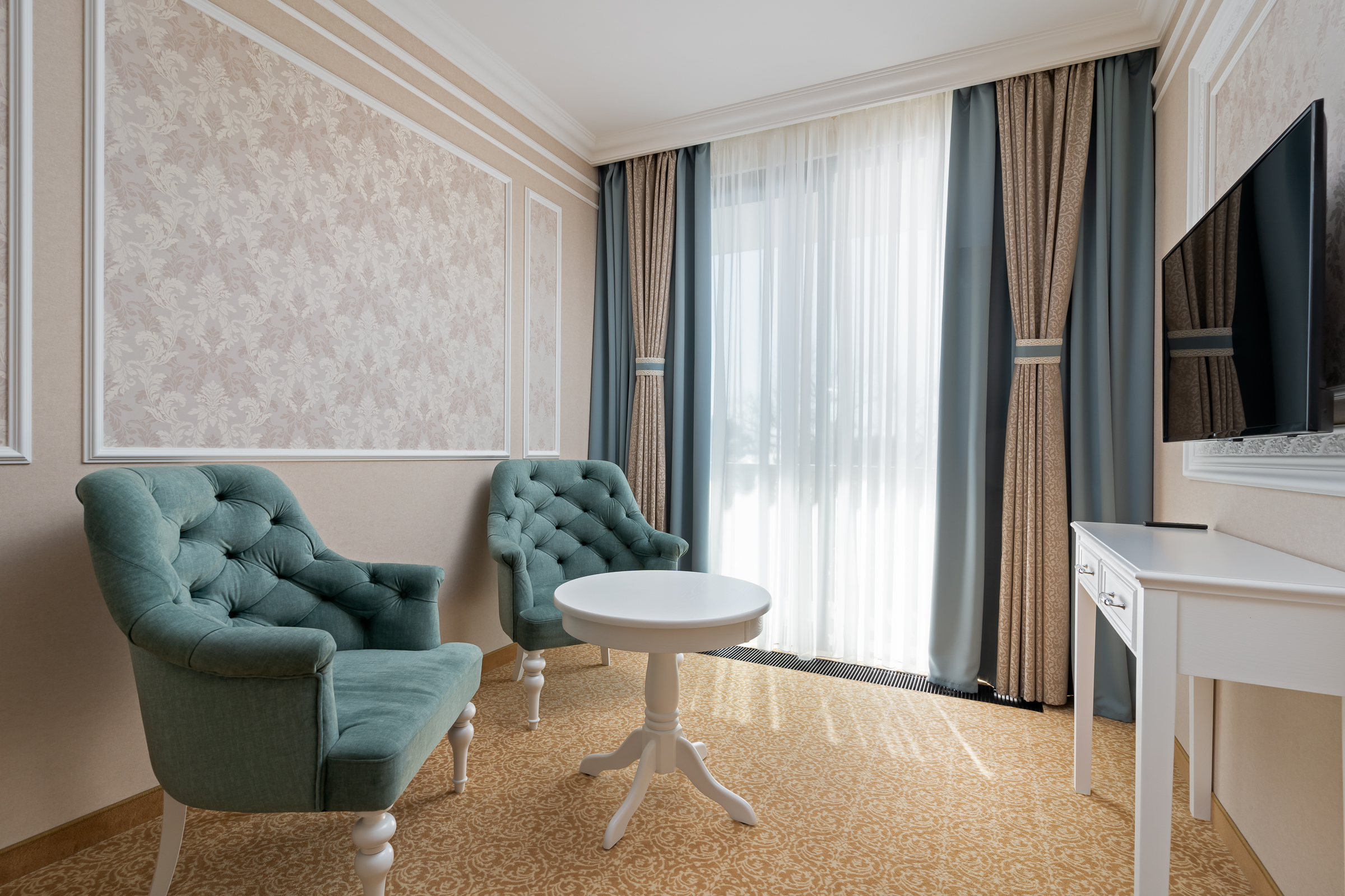 Фото Династия