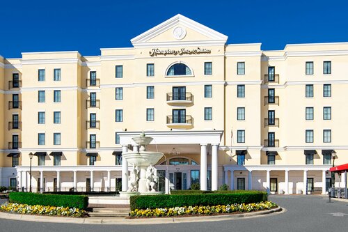 Гостиница Hampton Inn and Suites - SouthPark at Phillips Place в Шарлотте