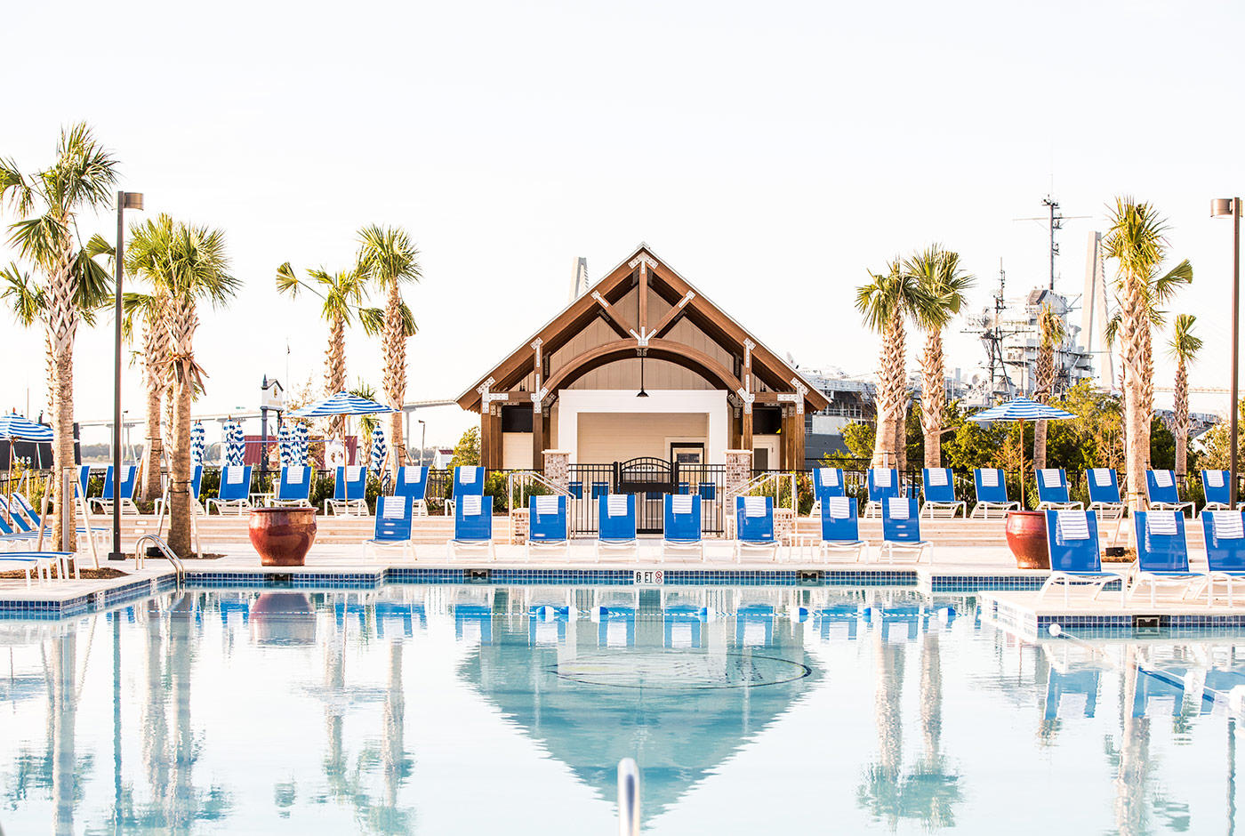 Фото The Beach Club at Charleston Harbor Resort and Marina