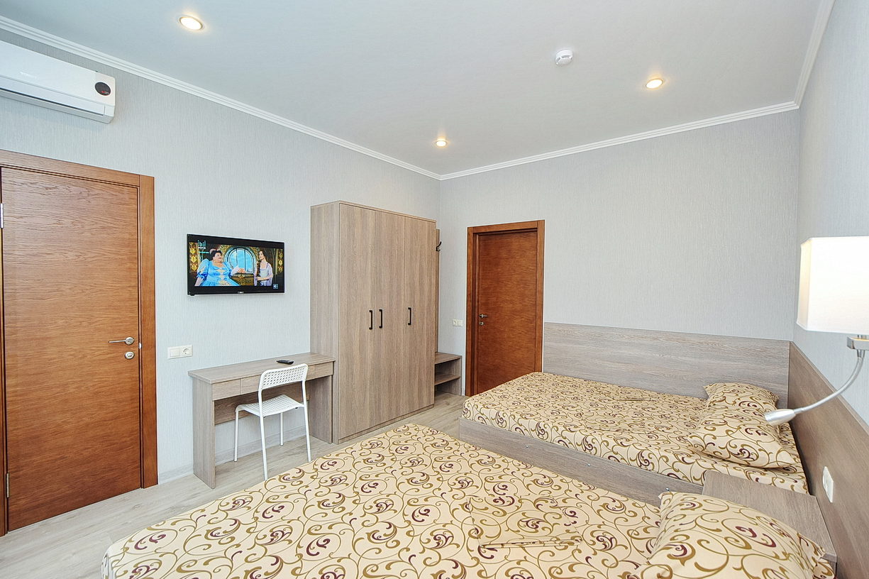 Фото отеля 2