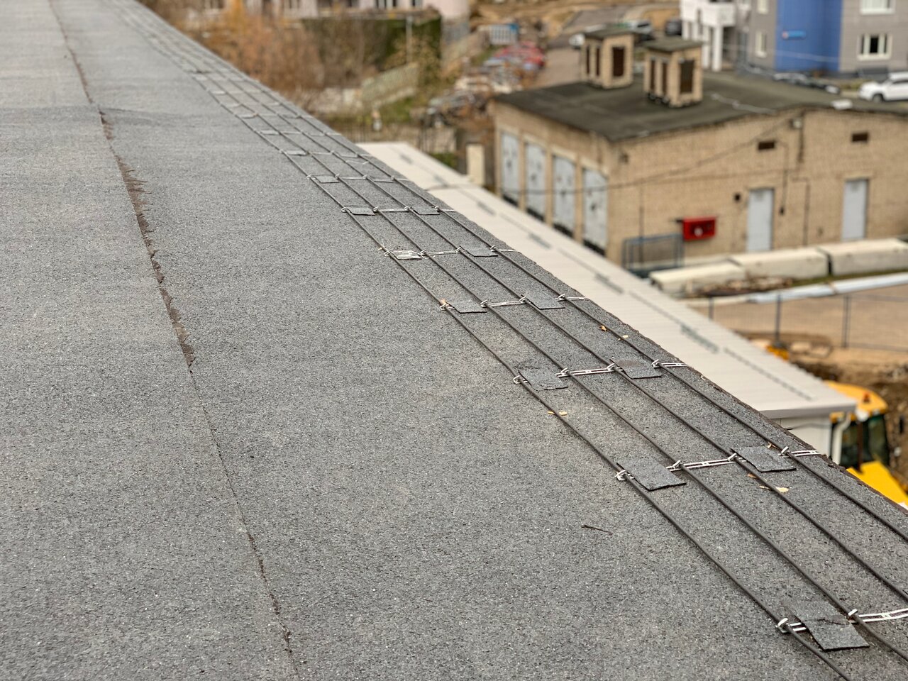 Зажим для крепления греющего кабеля к кровле ср 2 100 ц