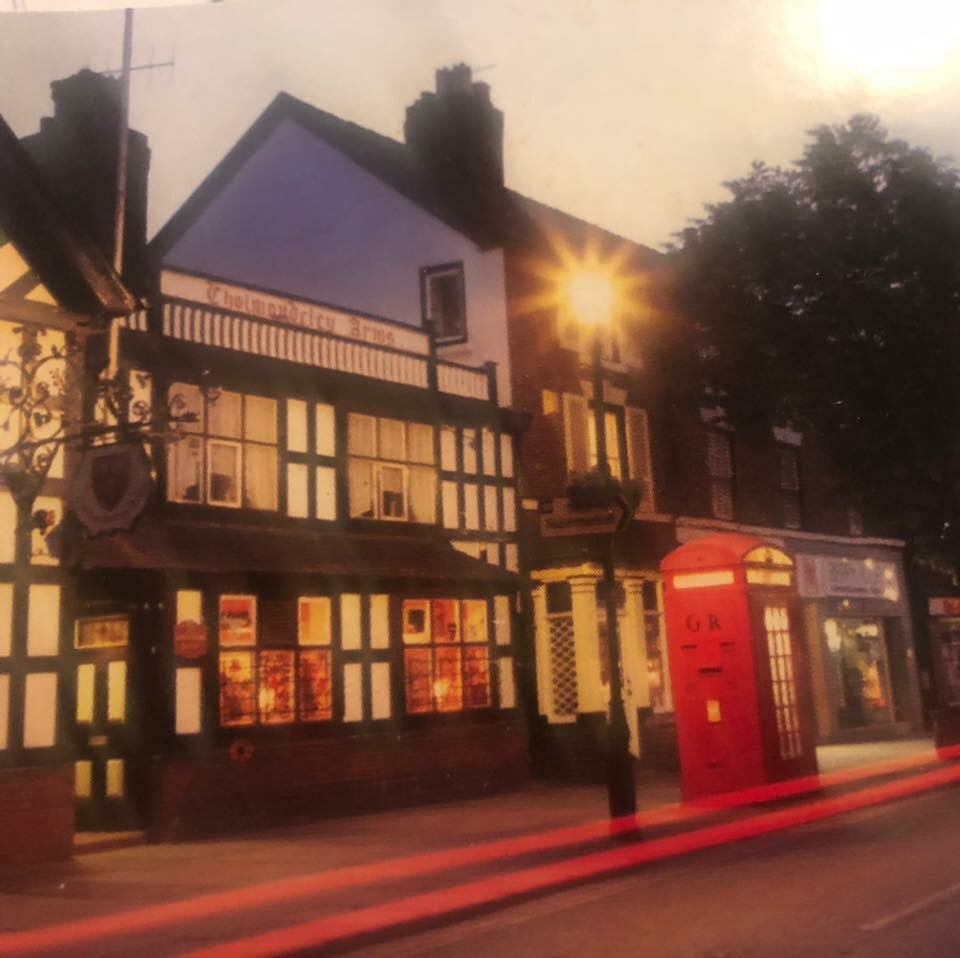 Bar, pub Cholmondeley Arms, England, photo